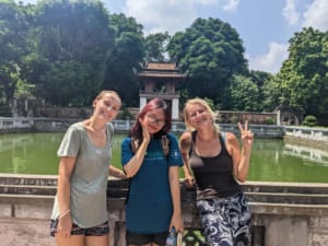 Hanoi-e.-buddies