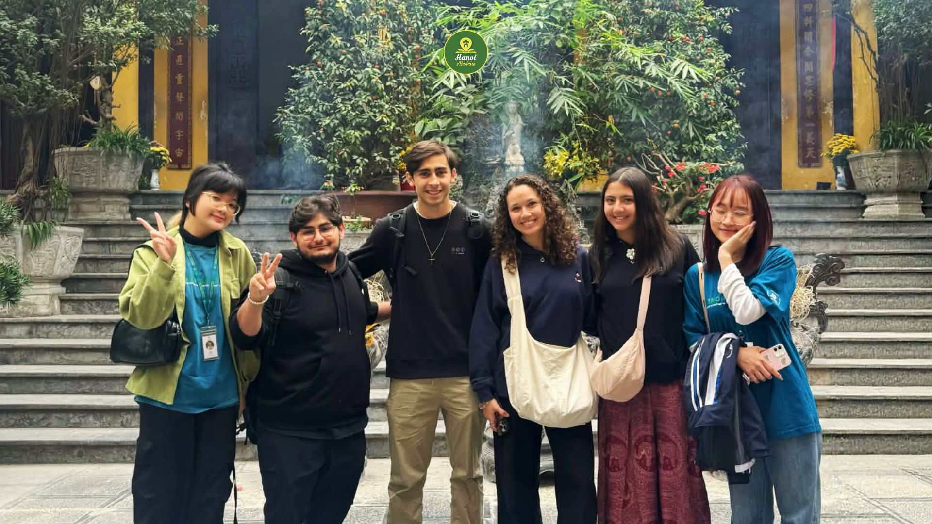 Lea, Jessica and their guests visit Quan Su Pagoda