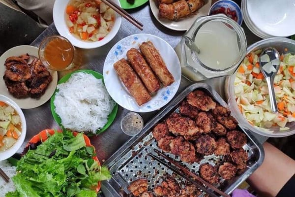 Hanoi Street Food Tour By Night